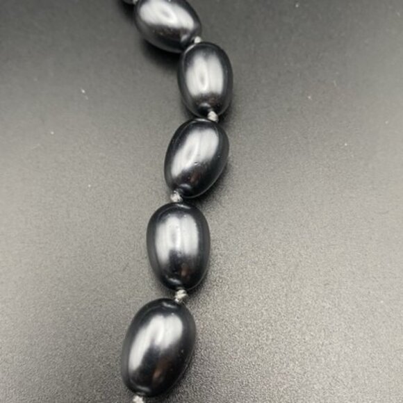 Monet Faux Black Pearl Necklace Baroque Silver Tone Toggle Rhinestone Station 16 - Picture 7 of 8